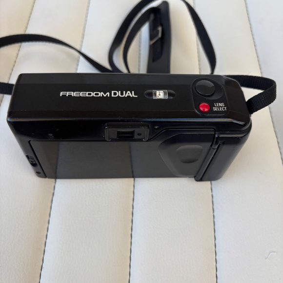 Minolta Freedom Dual / Dual 60 AF 35mm Point & Shoot Film Camera Tested & Works! - Picture 3 of 5